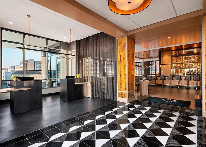 The Oaklander Hotel, Autograph Collection